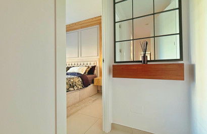 Resale - Apartment / Flat - Torrevieja - Punta Prima