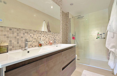 Resale - Apartment / Flat - Torrevieja - Punta Prima