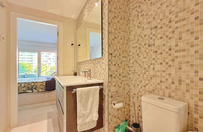 Resale - Apartment / Flat - Torrevieja - Punta Prima