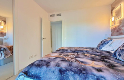 Resale - Apartment / Flat - Torrevieja - Punta Prima