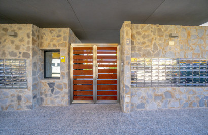 Resale - Apartment / Flat - Torrevieja - Punta Prima