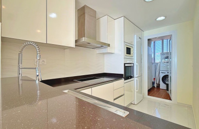 Resale - Apartment / Flat - Torrevieja - Punta Prima