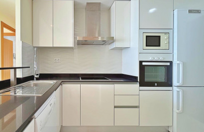 Resale - Apartment / Flat - Torrevieja - Punta Prima