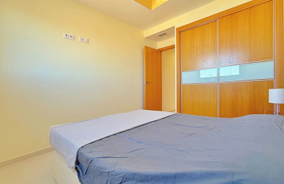 Resale - Apartment / Flat - Torrevieja - Punta Prima