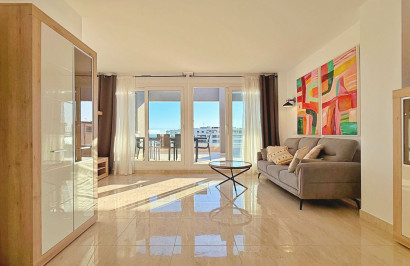 Resale - Apartment / Flat - Torrevieja - Punta Prima
