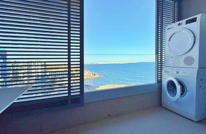 Resale - Apartment / Flat - Torrevieja - Punta Prima