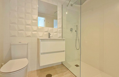 Resale - Apartment / Flat - Torrevieja - Punta Prima