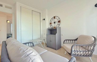 Resale - Apartment / Flat - Torrevieja - Punta Prima