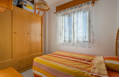 Resale - Apartment / Flat - Torrevieja - La Siesta