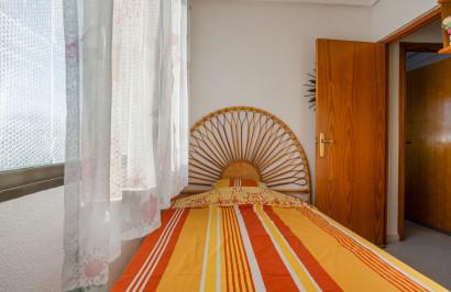 Resale - Apartment / Flat - Torrevieja - La Siesta