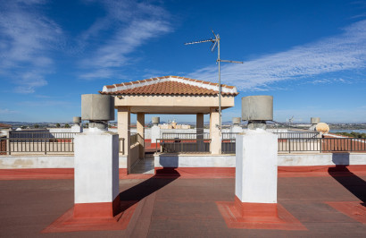 Resale - Apartment / Flat - Torrevieja - La Siesta