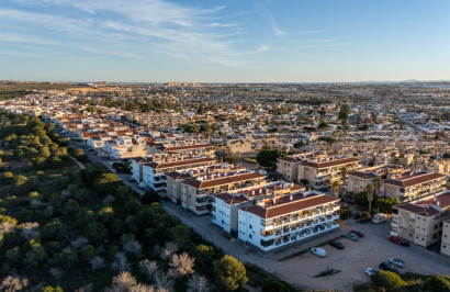 Resale - Apartment / Flat - Torrevieja - La Siesta