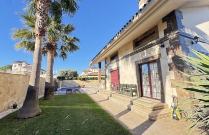 Resale - Detached Villa - Cabo Roig