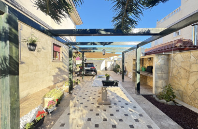 Resale - Detached Villa - Cabo Roig