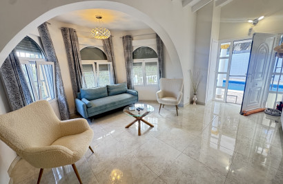 Resale - Detached Villa - Villamartín