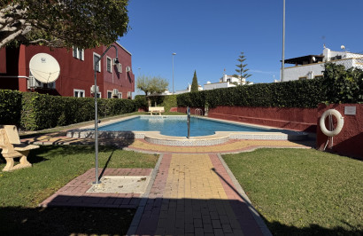 Resale - Apartment / Flat - Los Altos