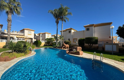 Resale - Town House - Villamartín