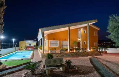 Resale - Finca / Country Property - Orihuela