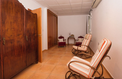 Herverkoop - Halfvrijstaande villa - Benijofar