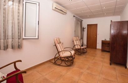 Herverkoop - Halfvrijstaande villa - Benijofar