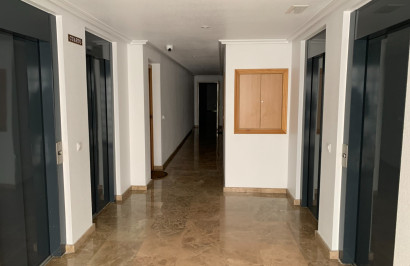 Resale - Apartment / Flat - Torrevieja - Center