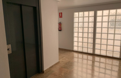 Resale - Apartment / Flat - Torrevieja - Center
