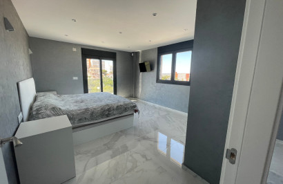 Reventa - Villa independiente - La Mata