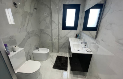 Reventa - Villa independiente - La Mata