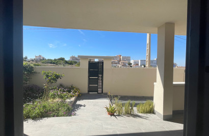 Reventa - Villa independiente - La Mata