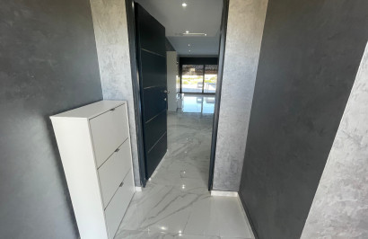 Reventa - Villa independiente - La Mata