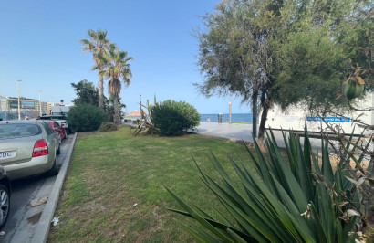 Resale - Commercial Unit - Torrevieja - Comunidad Valenciana