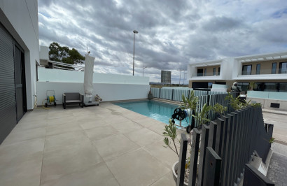 Herverkoop - Vrijstaande villa - Dolores - ZONA NUEVA