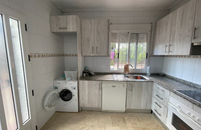 Resale - Finca / Country Property - Albatera