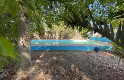 Resale - Finca / Country Property - Albatera