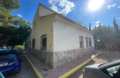 Resale - Finca / Country Property - Albatera