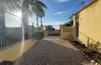 Resale - Finca / Country Property - Elche - Las Bayas