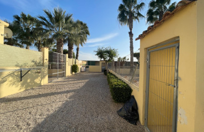 Resale - Finca / Country Property - Elche - Las Bayas