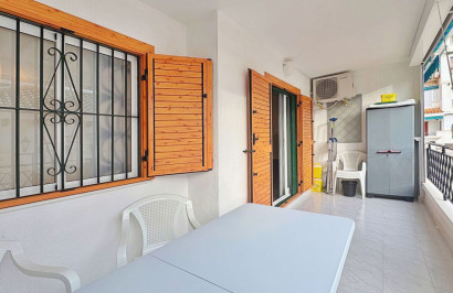 Resale - Apartment / Flat - Torrevieja - La Mata