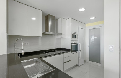 Resale - Apartment / Flat - Torrevieja - Punta Prima