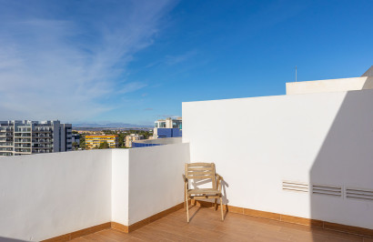 Resale - Apartment / Flat - Torrevieja - Punta Prima