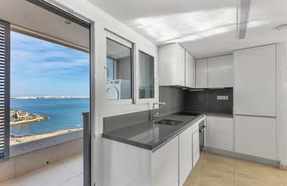 Resale - Apartment / Flat - Torrevieja - Punta Prima