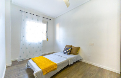 Resale - Apartment / Flat - Torrevieja - Estacion de autobuses