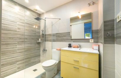 Resale - Apartment / Flat - Torrevieja - Estacion de autobuses