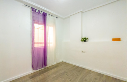 Resale - Apartment / Flat - Torrevieja - Estacion de autobuses