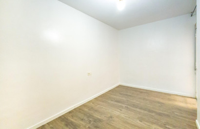 Resale - Apartment / Flat - Torrevieja - Estacion de autobuses