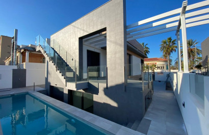 Obra nueva - Villa independiente - Torrevieja - La Mata