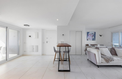 Resale - Apartment / Flat - Torrevieja - Punta Prima