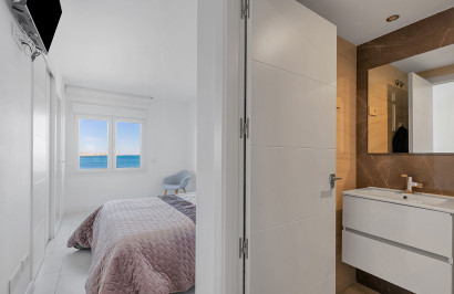 Resale - Apartment / Flat - Torrevieja - Punta Prima