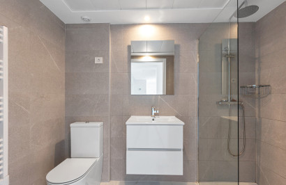 Resale - Apartment / Flat - Torrevieja - Punta Prima