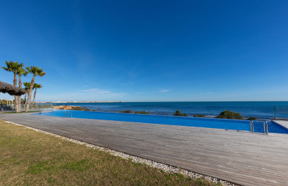 Resale - Apartment / Flat - Torrevieja - Punta Prima